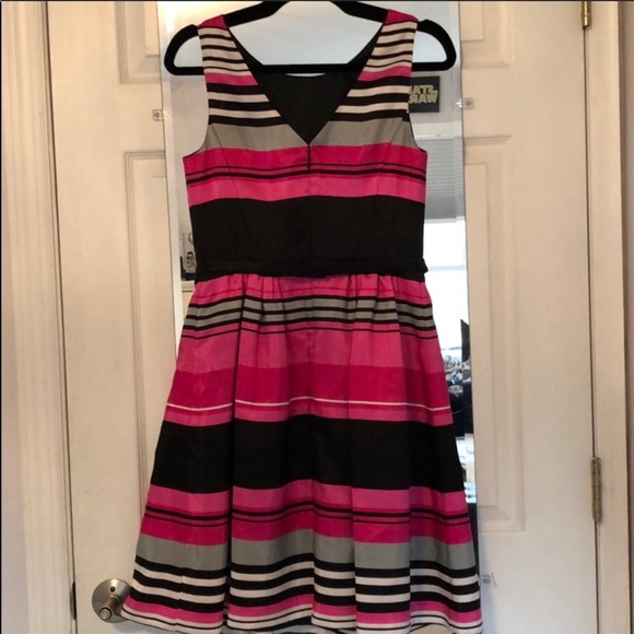 Gorgeous Cocktail/Dinner Dress - Picture 4 of 5